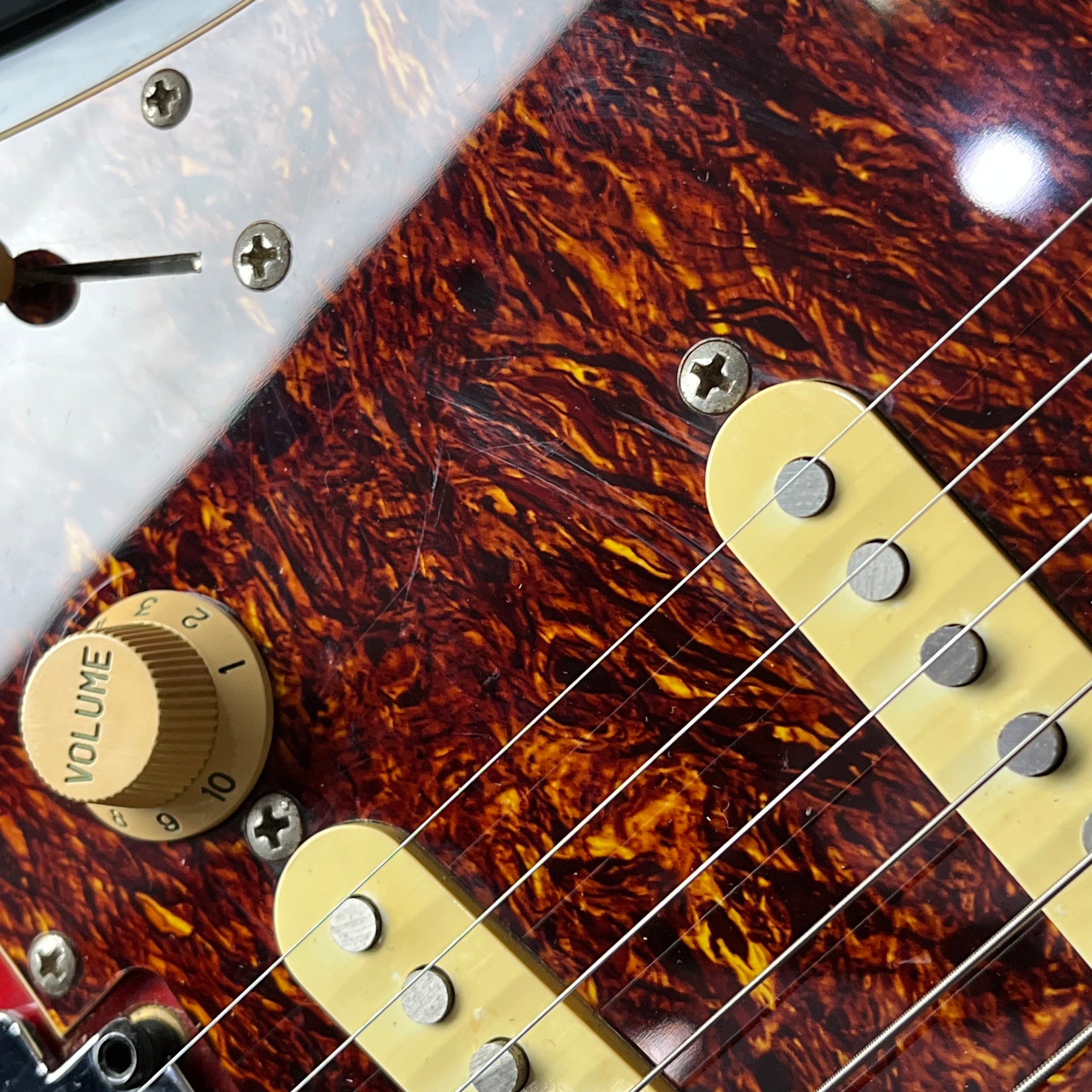 Squier Standard Stratocaster Left-Hand ** Body Crack **