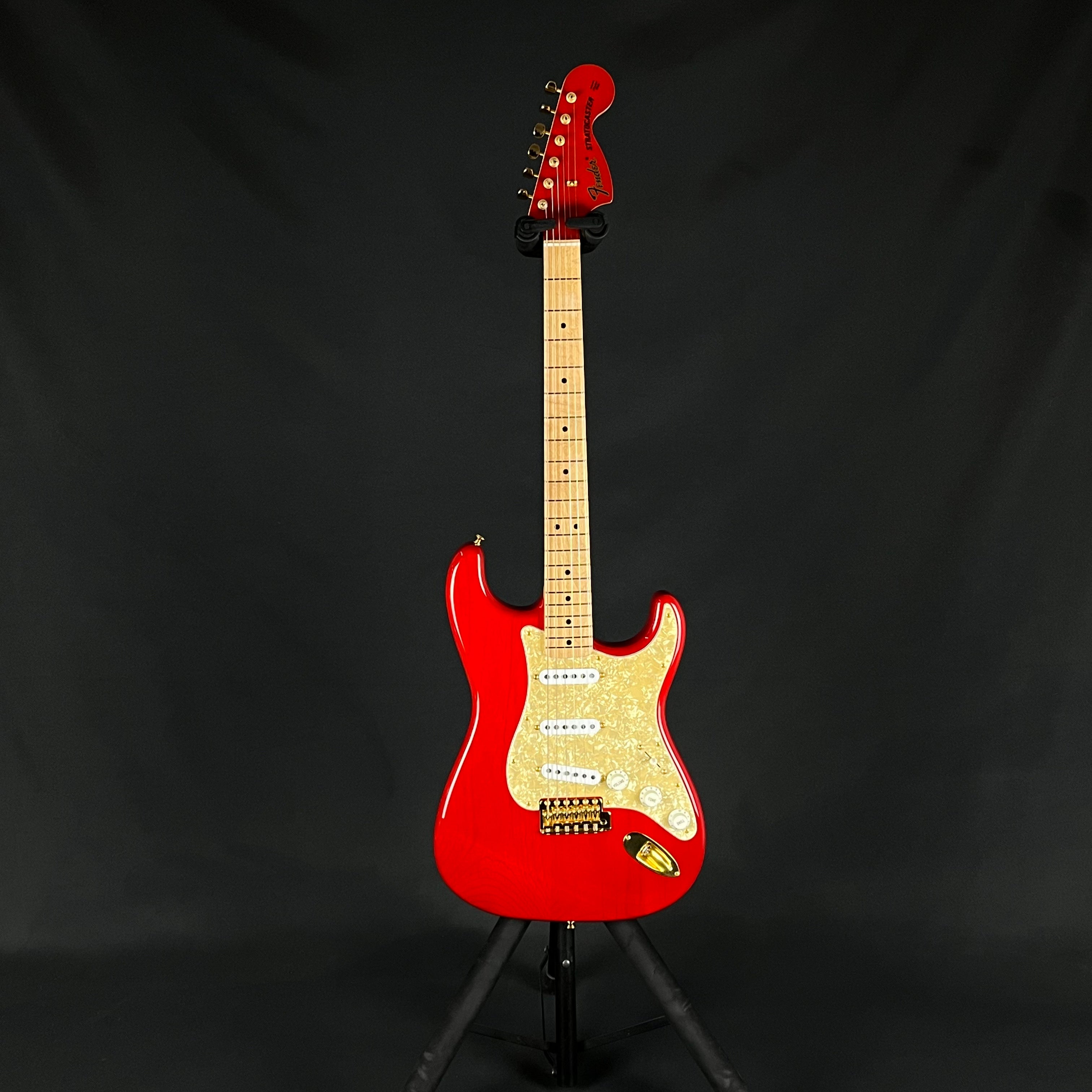 Fender Japan SCANDAL MAMI STRAT RED Stratocaster