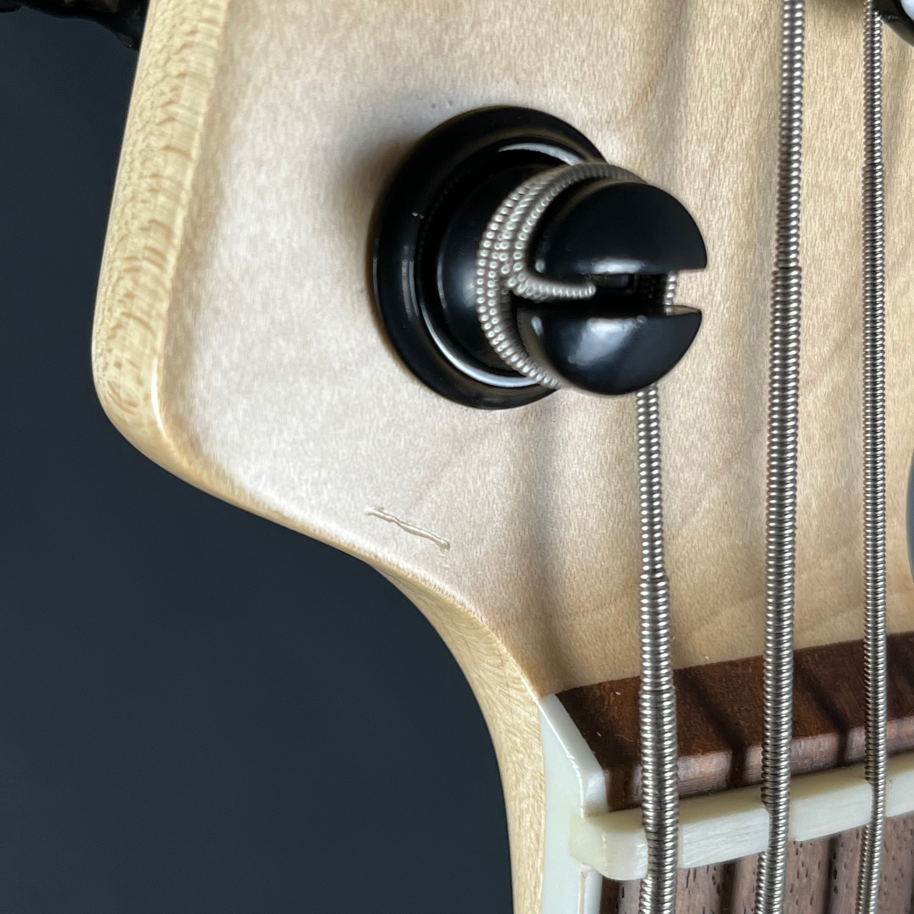 GrassRoots G-Amaze Bass