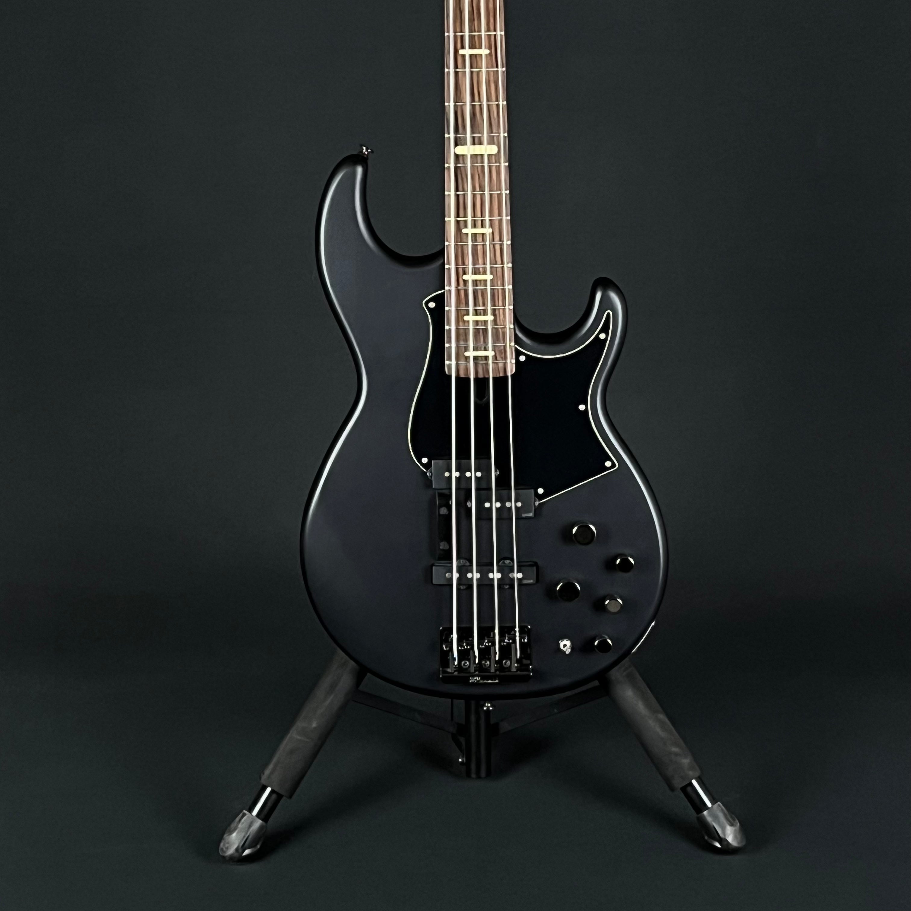 YAMAHA BB734A Bass
