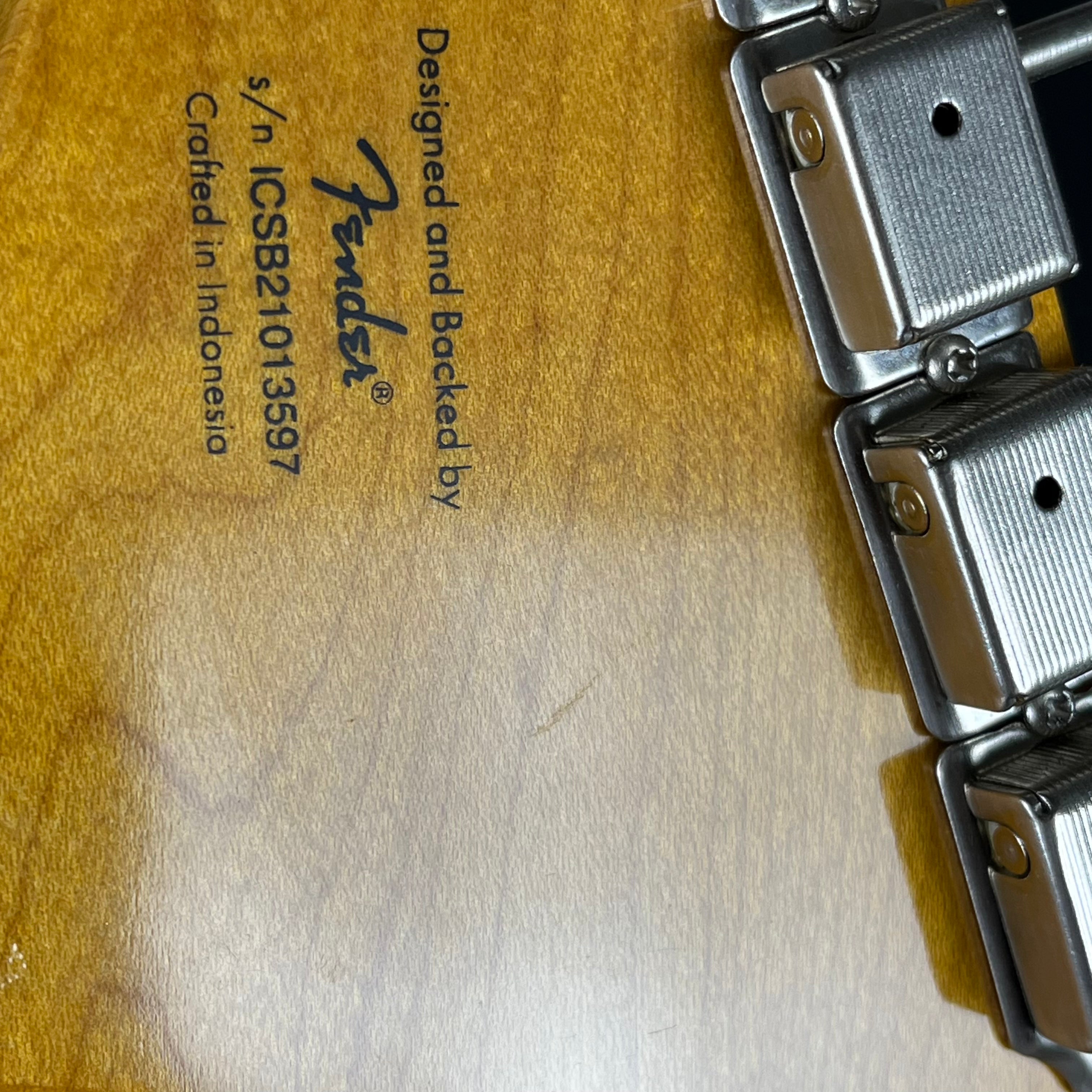 Squier Classic Vibe Bass VI