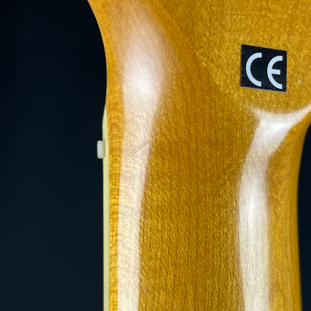 Squier Classic Vibe Bass VI