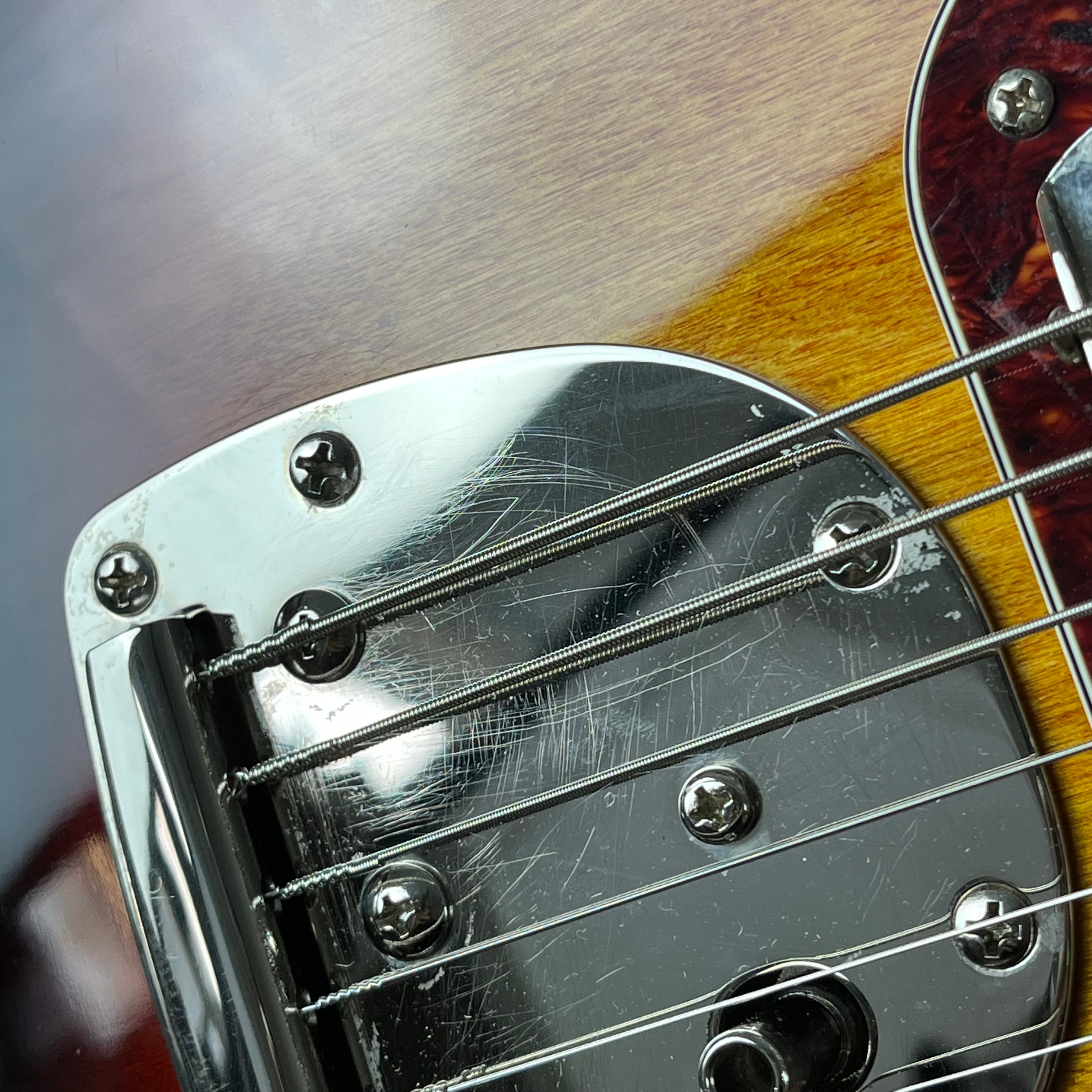 Squier Classic Vibe Bass VI