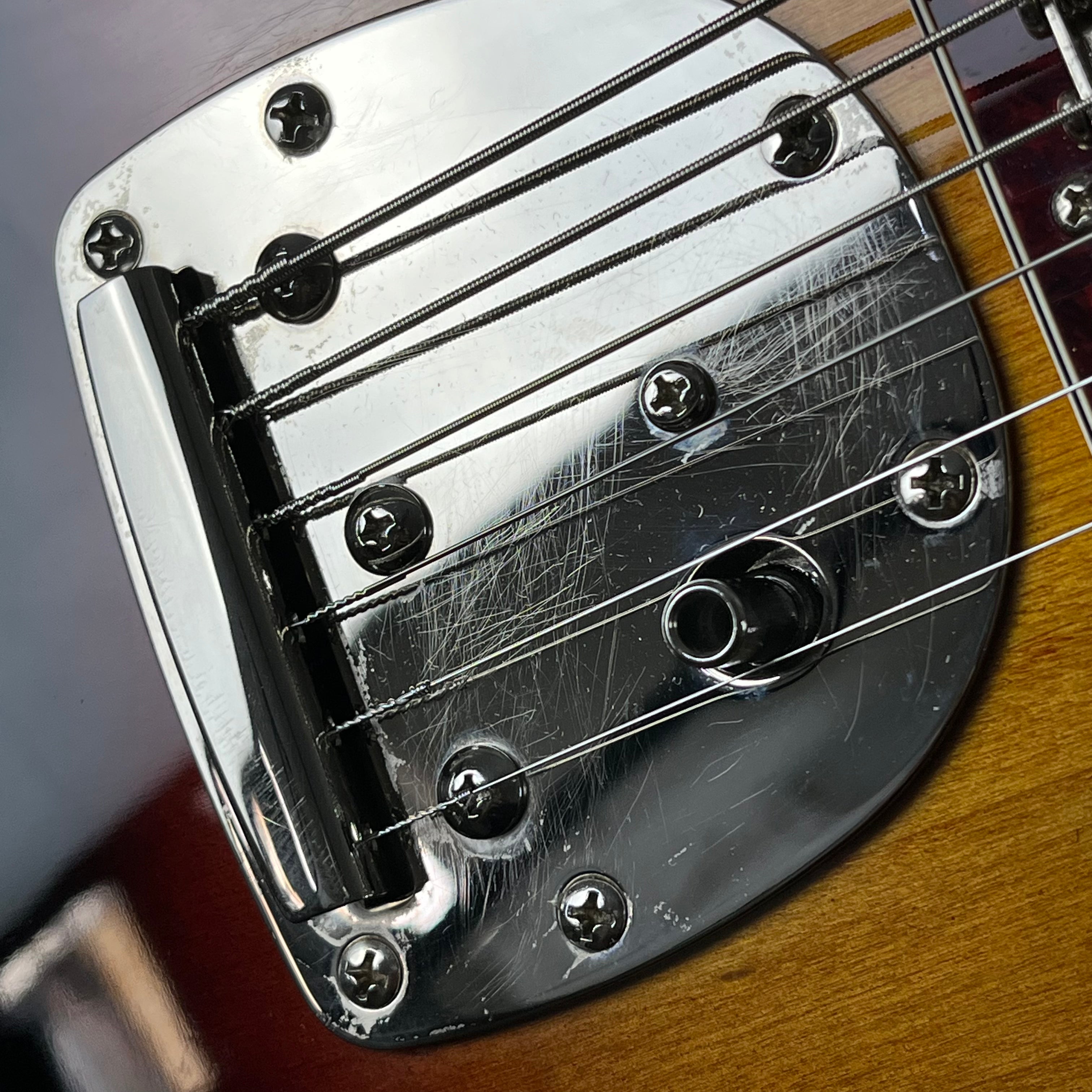 Squier Classic Vibe Bass VI