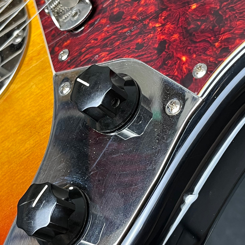 Squier Classic Vibe Bass VI
