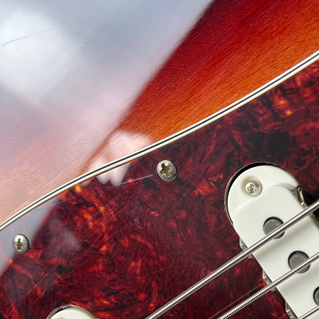 Squier Classic Vibe Bass VI