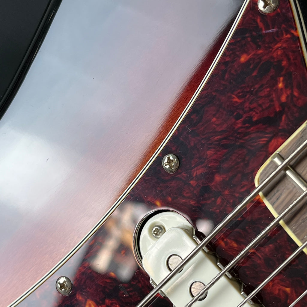 Squier Classic Vibe Bass VI