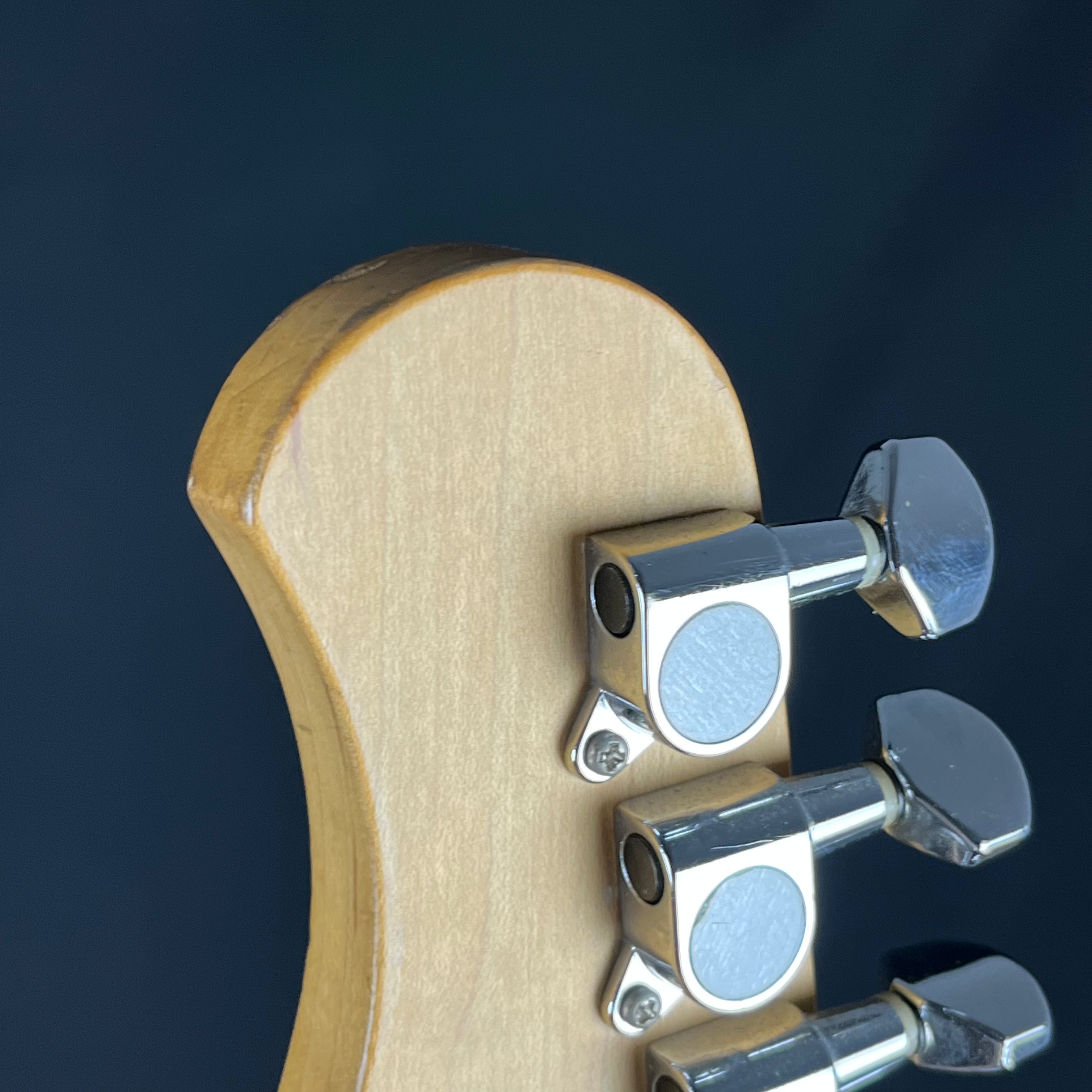Elioth Revolution S305