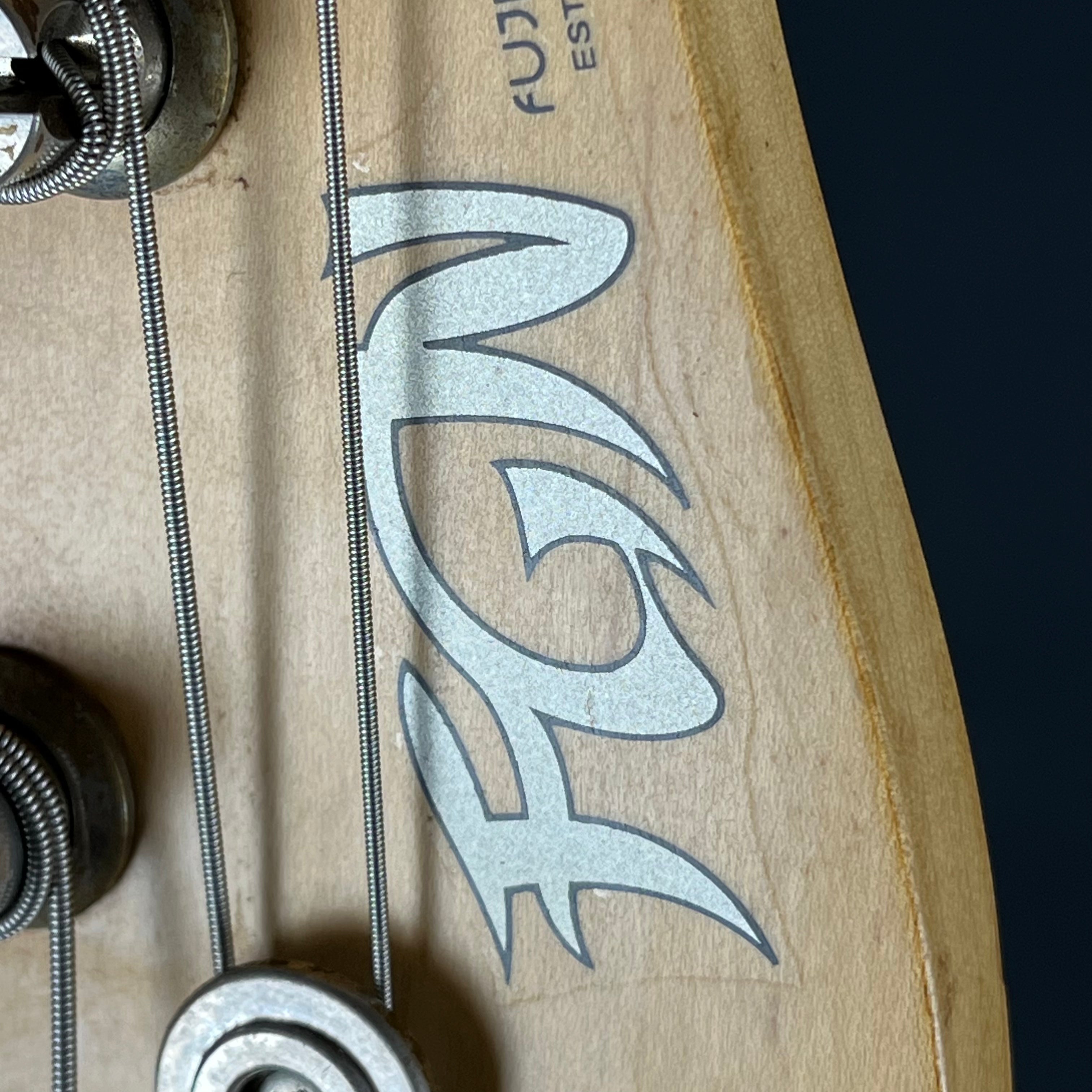 FGN Japan J-Standard Jazz Bass