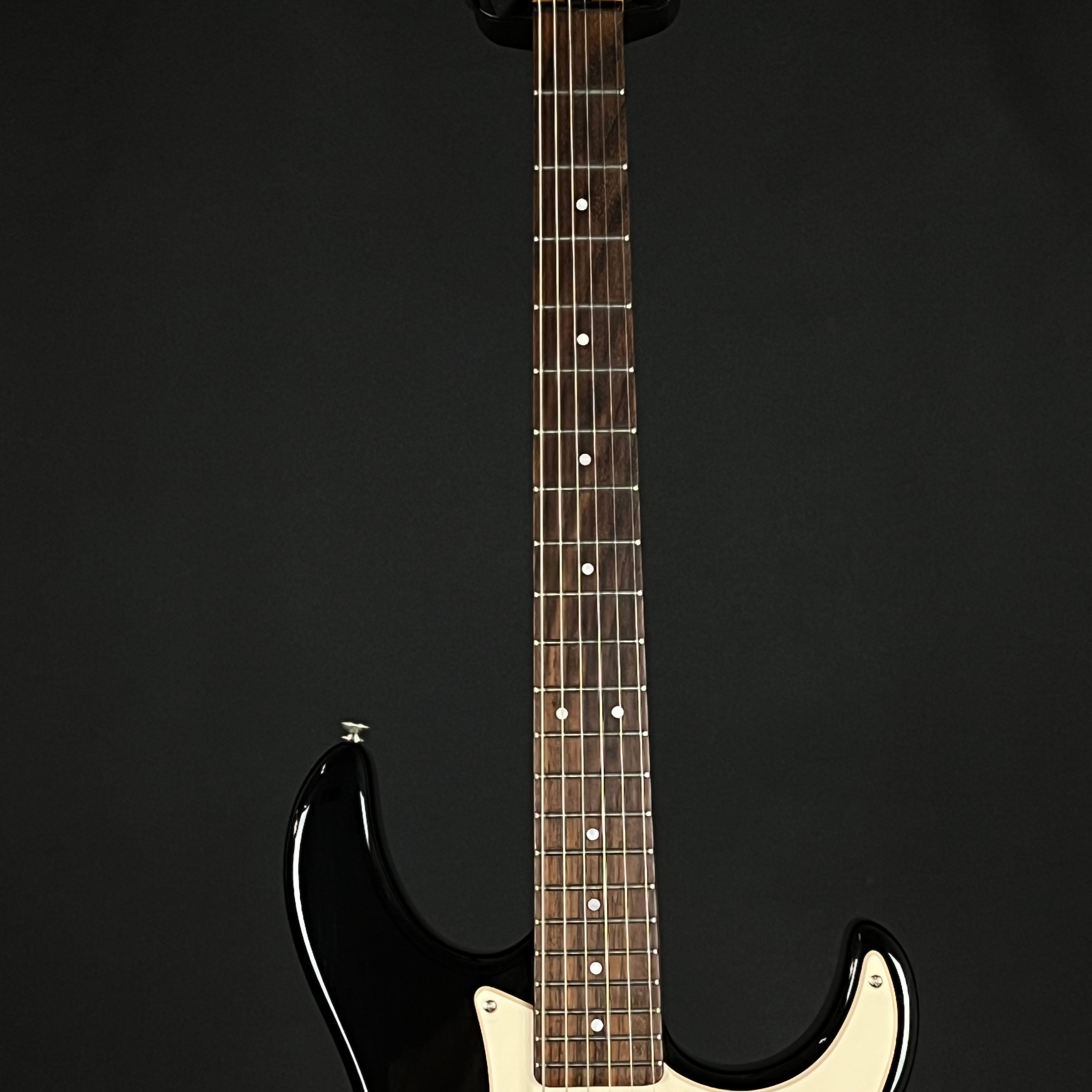 YAMAHA EG112