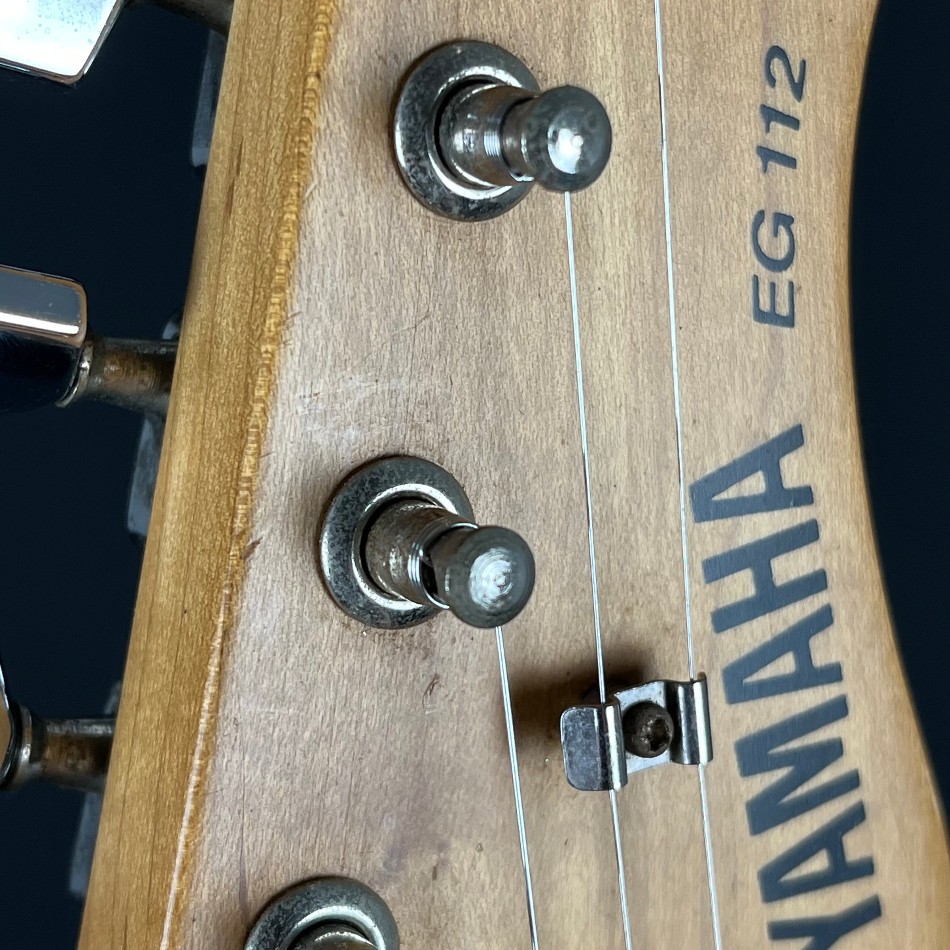 YAMAHA EG112