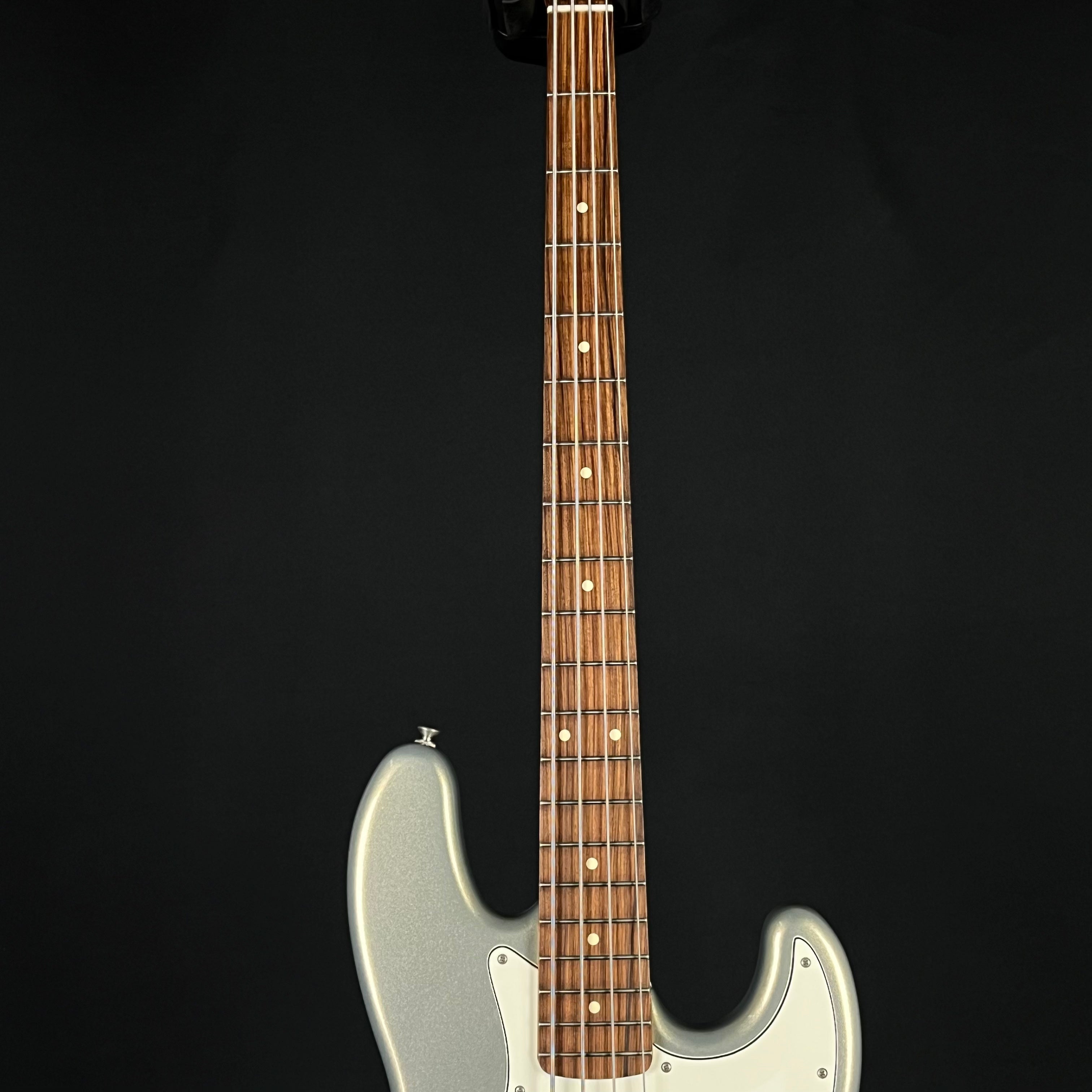 Fender Player Jazz Bass Silver PF
