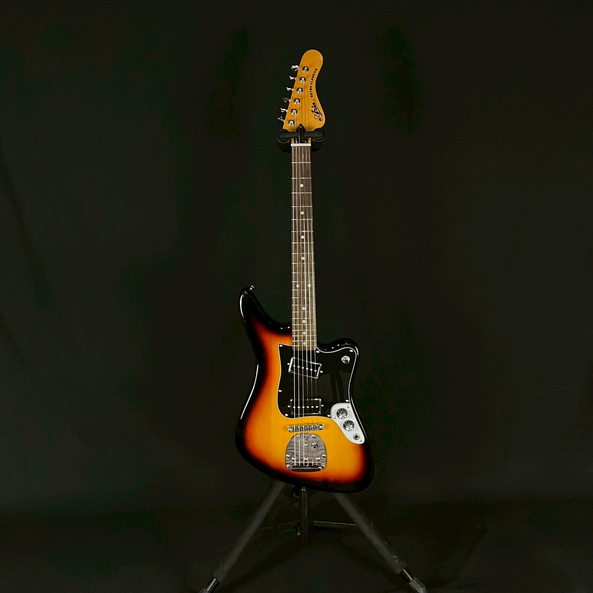 Aria Retro Classic